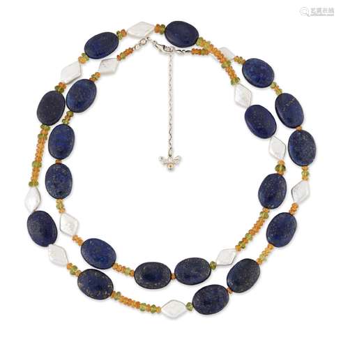 A GEMSTONE BEAD NECKLACE