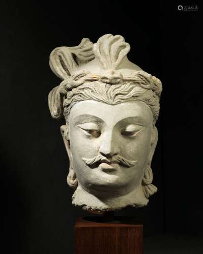 ﻿Tête de bodhisattva<br />
Art du Gandhara, ca 3°-5° siècles...