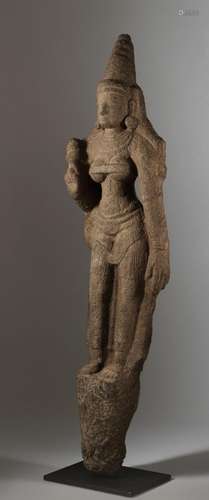 ﻿Bhudevi<br />
Inde méridionale<br />
Granite. H. 145 cm<br ...