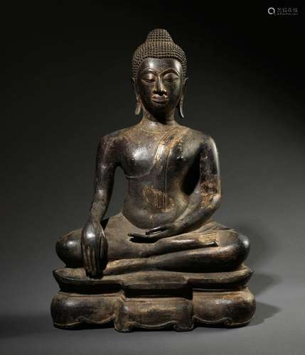 ﻿Buddha<br />
Thaïlande ca 19° siècle<br />
Alliage cuivreux...