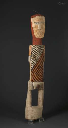 ﻿Statue anthropomorphe<br />
Australie<br />
Bois. H. 89 cm ...