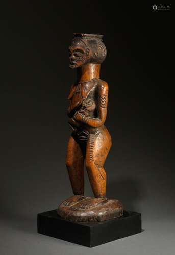 ﻿Maternité Tshokwé<br />
Congo / Angola<br />
Bois. H. 52 cm...