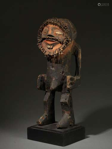 ﻿Statue Mambila<br />
Cameroun<br />
Bois. 41 cm<br />
Figur...