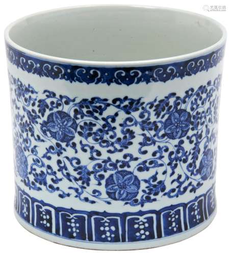 BLUE AND WHITE MING-STYLE BRUSHPOT, BITONG LATE QING DYNASTY...