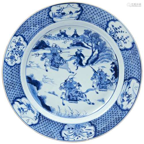 LARGE BLUE AND WHITE CHARGER KANGXI PERIOD (1662-1722) finel...