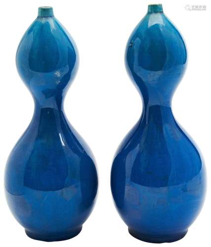 PAIR OF TURQUOISE-GROUND DOUBLE GOURD VASES QING DYNASTY, 19...