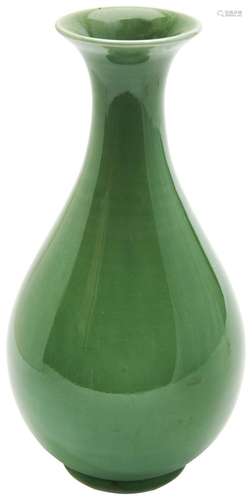 GREEN-GLAZED PEAR SHAPED VASE, YUHUCHUNPING QING DYNASTY, 19...