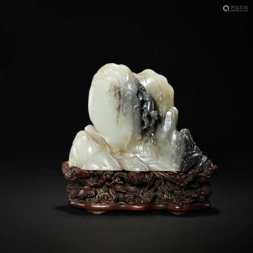 CHINESE QING DYNASTY HETIAN JADE ORNAMENT