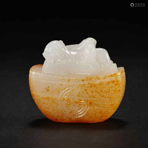 CHINESE QING DYNASTY HETIAN JADE ORNAMENT