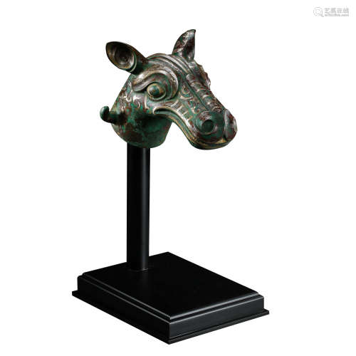 CHINESE WARRING STATES DEER HEAD INLAID WITH GOLD AND SILVER