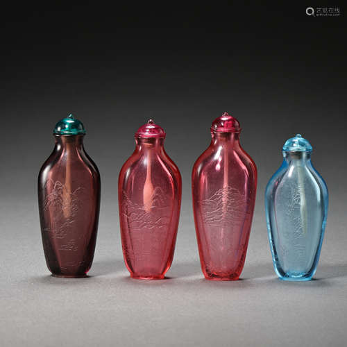 A GROUP OF CHINESE QING DYNASTY GLASS SNUFF BOTTLES