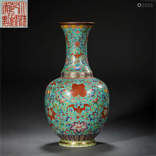 CHINESE QING DYNASTY FAMILLE ROSE BOTTLE