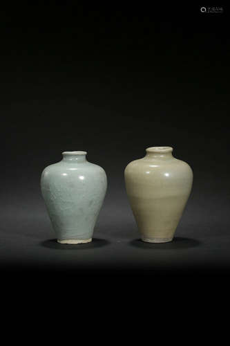 A PAIR OF SOUTHERN SONG DYNASTY LONGQUAN WARE BLUE GLAZED BO...