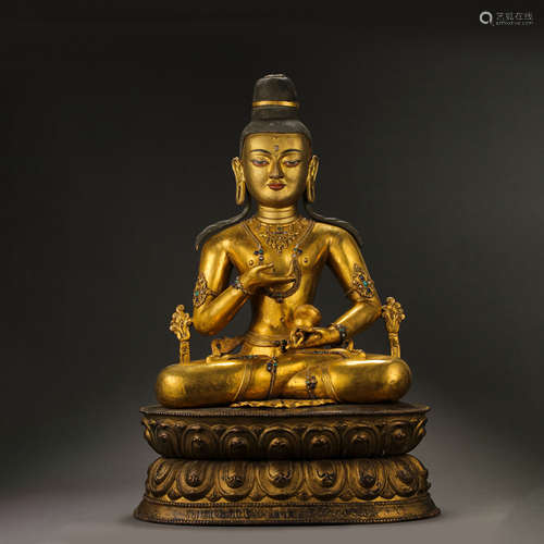 GILT BRONZE BUDDHA STATUE OF THE QING DYNASTY IN CHINA