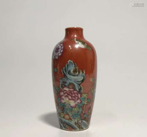Chinese Wucai Porcelain Vase,Mark