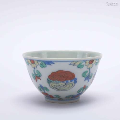 A Dou cai 'floral' cup