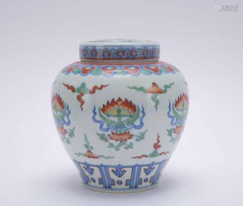 A Dou cai 'lotus' jar