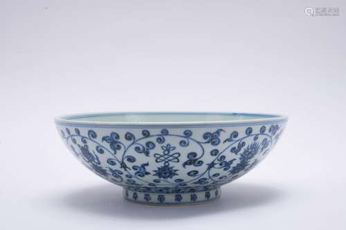 A blue and white 'floral' bowl