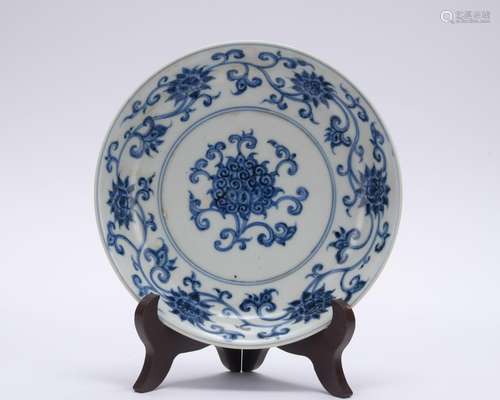 A blue and white 'floral' dish