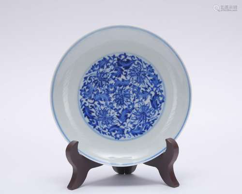 A blue and white 'floral' dish