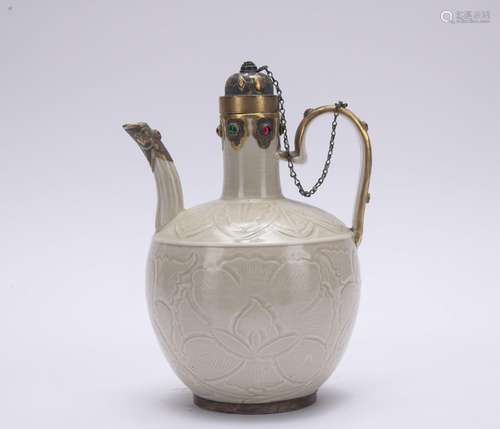 A Ding kiln ewer