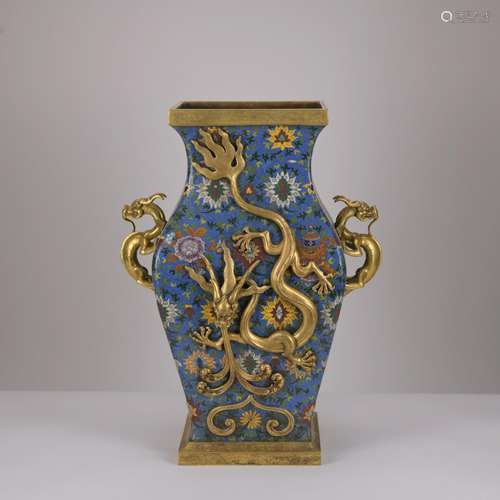 A Cloisonne enamel 'dragon' vase