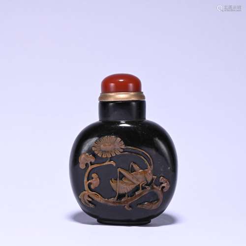 An agate snuff bottle