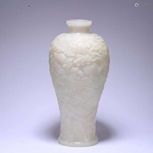 A jade porcelain sculpture vase