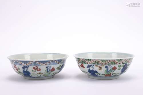 A pair of blue and white Wu cai 'figure' bowl