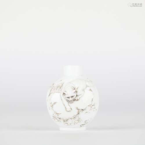Wang Bingrong, Porcelain Snuff Bottle