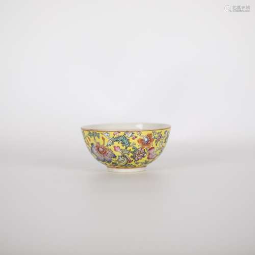 China Qianlong fencai flower pattern cup