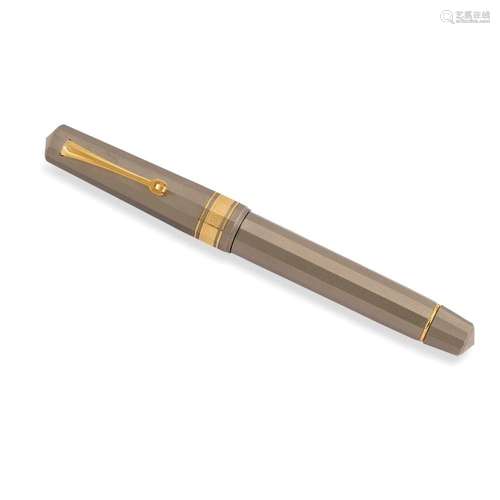 OMAS T2 2000 FOUNTAIN PEN 75th ANNIVERSARY WITH BOX AND WARR...