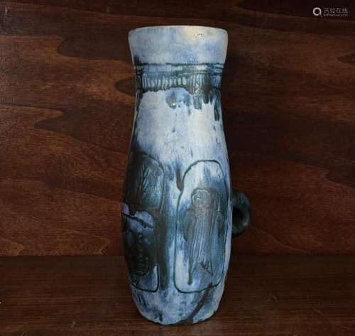 Jacques BLIN (1920-1995)<br />
Pichet en céramique émaillé à...