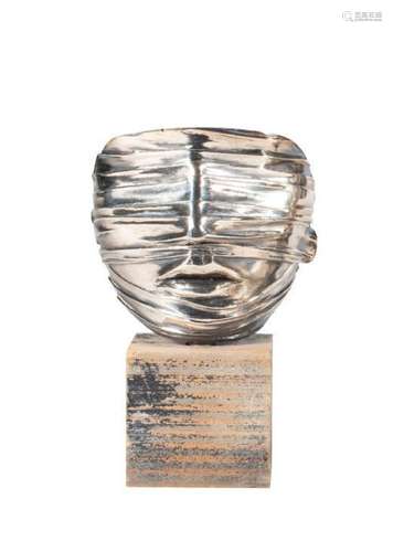 Igor MITORAJ (1944 - 2014). <br />
Visage bandé<br />
Sculpt...