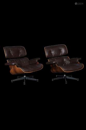 Charles et Ray EAMES et Mobilier International. PAIRE de Lou...