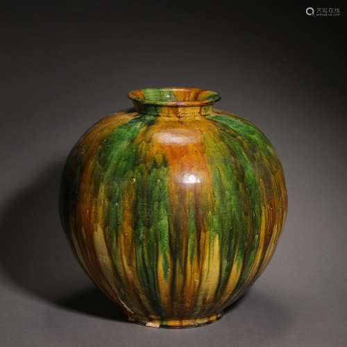 CHINESE TANG DYNASTY TANG TRI-COLORED POTTERY (7TH CENTURY)