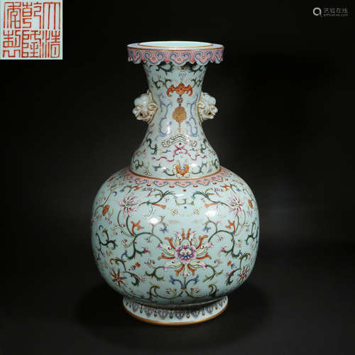 CHINESE QING DYNASTY QIANLONG FAMILLE ROSE ANIMAL EAR BOTTLE