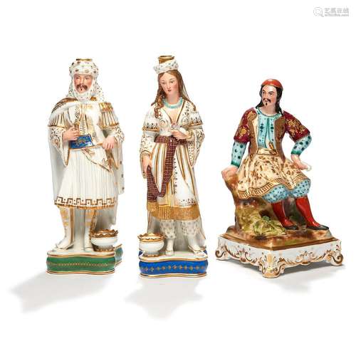 JACOB PETIT, PARISDEUX GRANDS FLACONS-STATUETTES en porcelai...