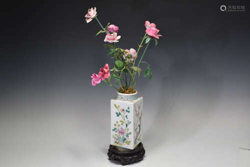 Famille Rose Flower Square Shape Porcelain Vase with Flower