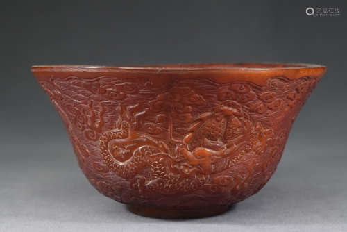 Well Carved Dragon Pattern Horn Bowl