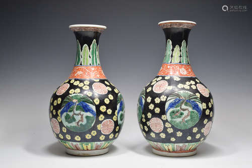 Pair of Black Base Flower Pattern Porcelain Vase