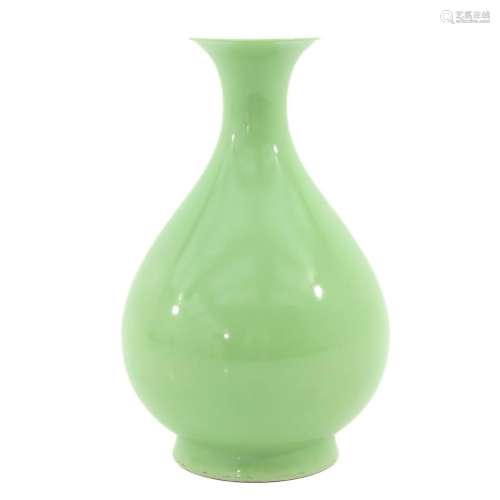 A Lime Green Glaze Vase