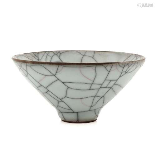 A Crackle Decor Dish