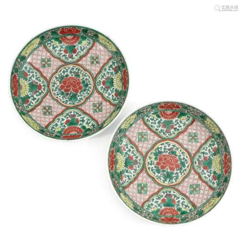 A Pair of Wucai Decor Chargers