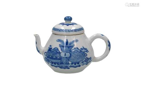 A blue and white porcelain teapot, decorated with antiquitie...