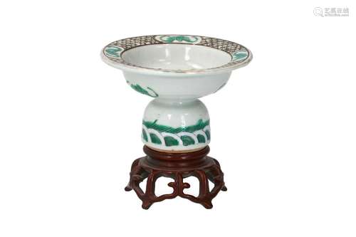 A famille verte porcelain salt cellar on carved wooden base,...