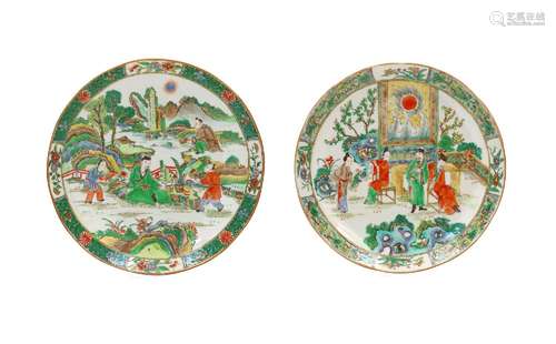 Lot of two famille verte porcelain dishes, decorated with fi...