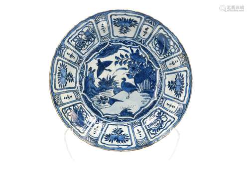 A blue and white 'kraak' porcelain charger, decorated with w...