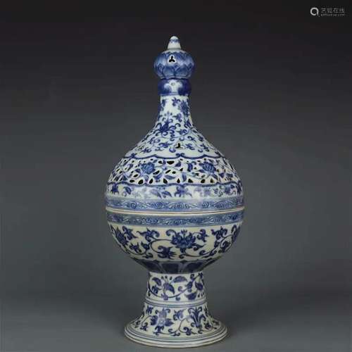 Blue and White Floral Interlocking Censer