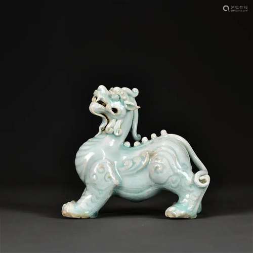 Hutian Kiln Misty-blue Celaon Mythical Beast Statue